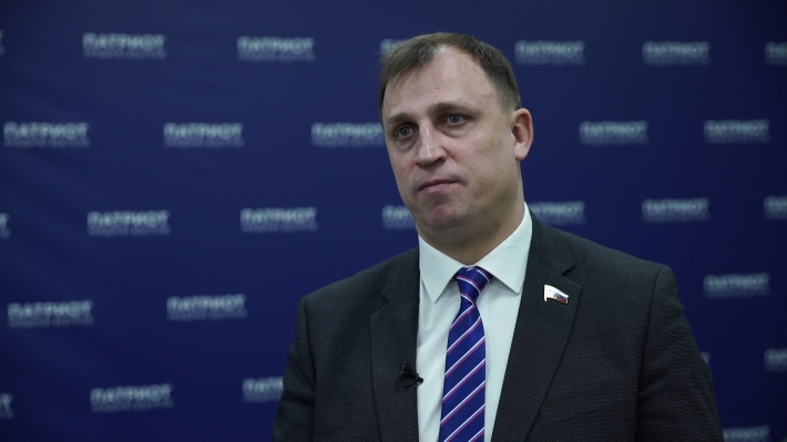 Вострецов: необходимо обеспечить выполнение трудовых прав работников вредных производств