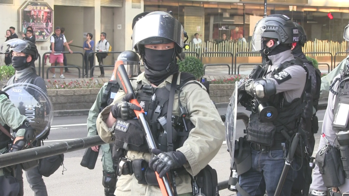 Баранец на примере Гонконга призвал власти адаптировать законы к "карантинным бунтам"