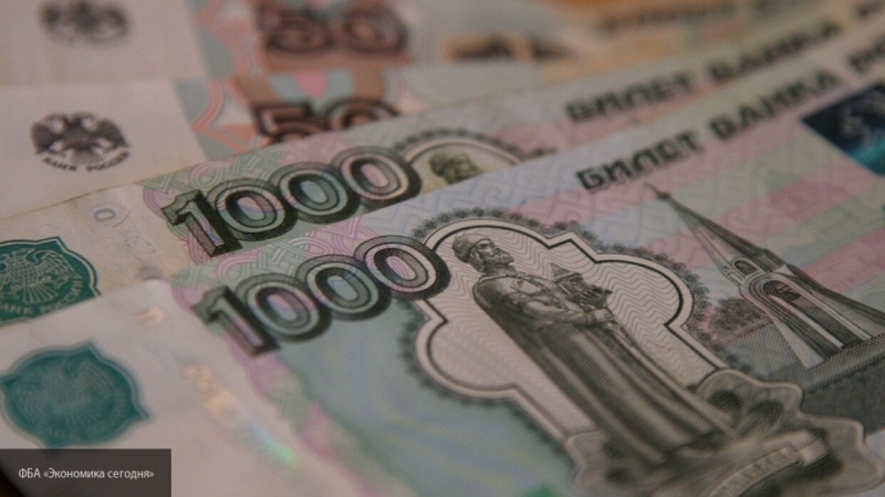 Кабмин РФ направит 13,5 млрд рублей на выплаты безработным