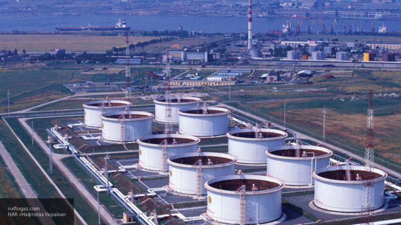 Киев не готов отказываться от реверса газа из РФ в пользу американского СПГ