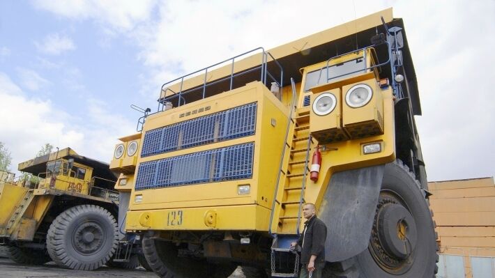 Производство самосвалов "БелАЗ" предложили запустить в России