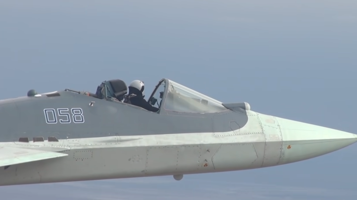 КНР назвала новый трюк военных летчиков РФ на Су-57 потрясением для Запада