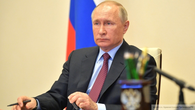 Путин отметил безопасность и эффективность российских вакцин от COVID-19