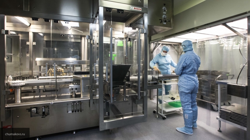 Академик объяснил, чем отличается вакцина от COVID-19 из института Чумакова