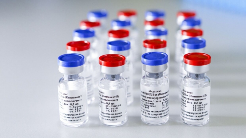 В Петербурге начали массовое производство вакцины от COVID-19 "Спутник V"