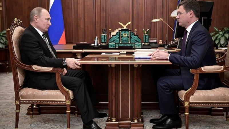 Путин обсудил с Новаком ситуацию на рынке нефти