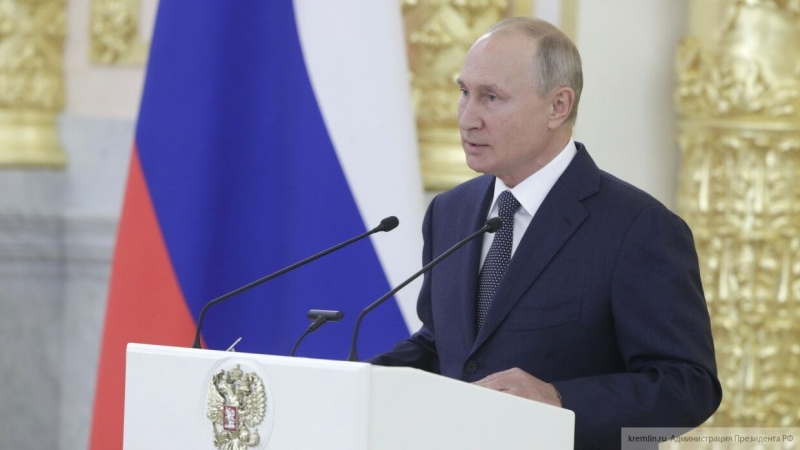 Путин поручил проверить нормативную систему промышленного строительства