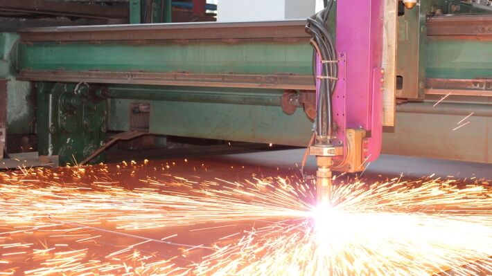 Санкции США против Ирана позволят РФ стать лидером на мировом рынке стали