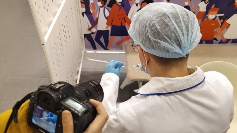 Белоруссия в марте начнет промышленный выпуск российской вакцины "Спутник V"