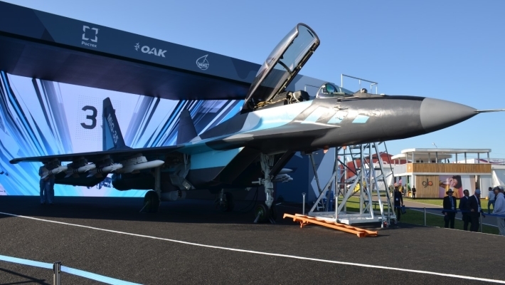 Дрозденко обозначил главные риски консолидации «Сухого» и МиГ