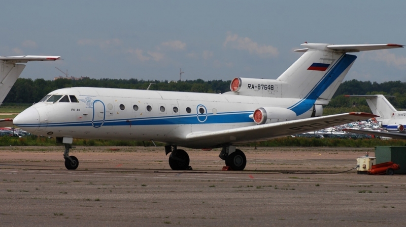 Мантуров анонсировал испытания российского самолета с электродвигателем на базе Як-40