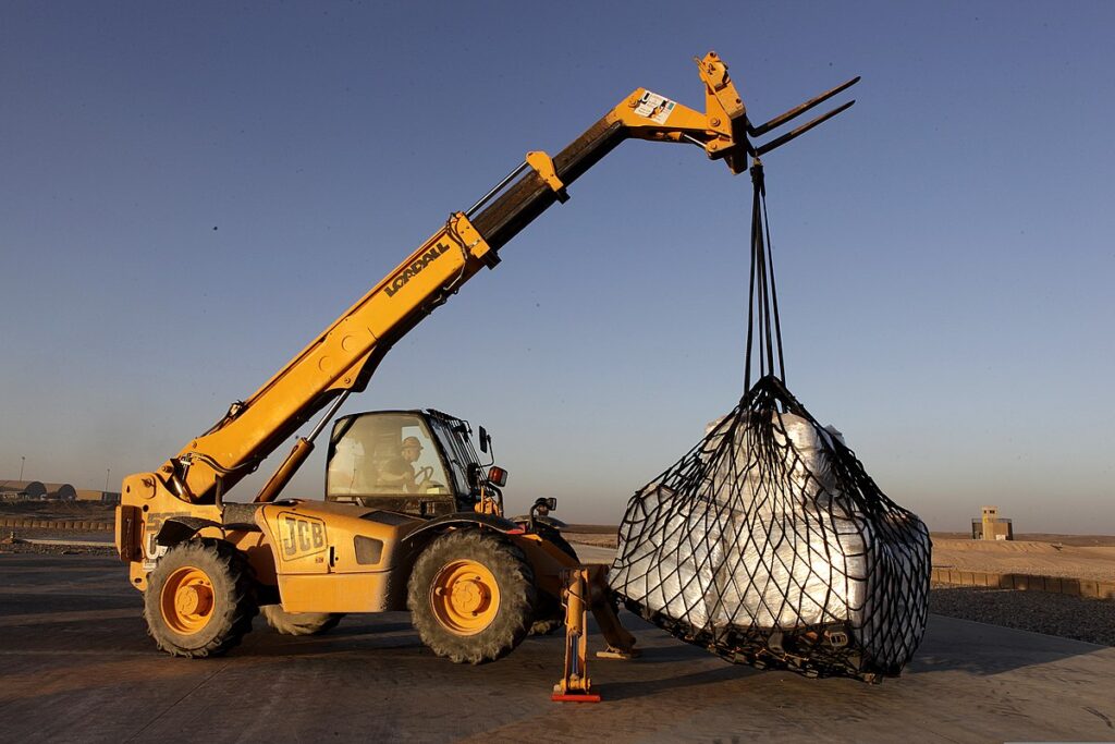 Вилочный погрузчик – лучшая техника для производства