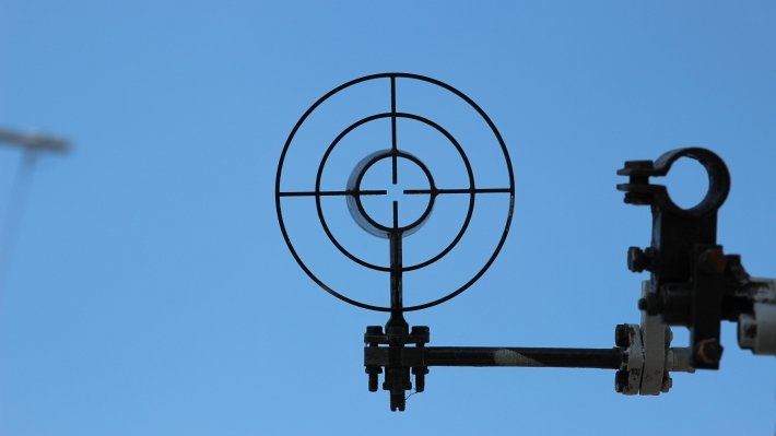 Эффективный ответ на современные угрозы: Су-25СМ реализует стратегию России по высокоточному оружию