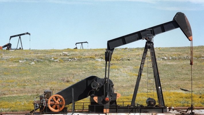 Глава «Газпром нефти» не исключил падения цен на топливо