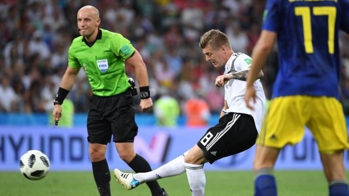 Немцы извинились перед сборной Швеции за некорректное поведение после матча