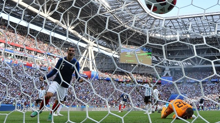 Французы и бельгийцы во вторник разыграют первую путевку в финал ЧМ-2018