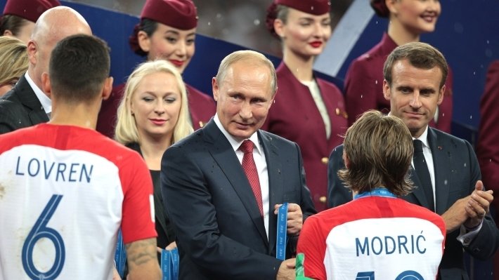 "Путин добился всего, чего хотел": возмущенный провалом изоляции России на ЧМ-2018 украинский журналист пригрозил миру "большой войной"