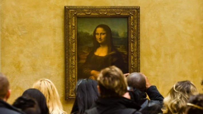 В Лувре «переодели» Мону Лизу в форму сборной Франции