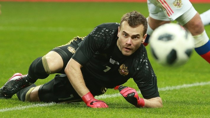 В сборной России сообщили, что Акинфеева проверяли на допинг