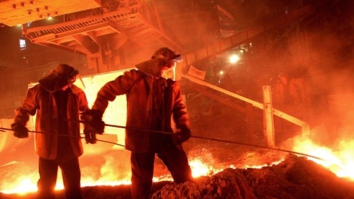 Фокус с раскаленным металлом от «бессмертного русского» потряс американцев