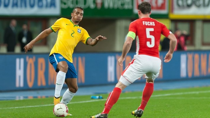 Защитник сборной Бразилии не сможет играть в оставшихся на чемпионате матчах из-за полученной травмы