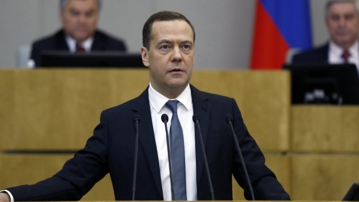 Медведев призвал бороться с воровством энергоносителей на Кавказе