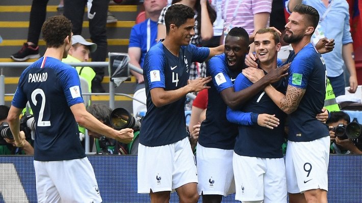 Генконсул Франции в Петербурге объяснил успех своей сборной "блестящими личностями"