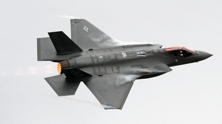 Давайте сравним крутой BMW и обычную «Ниву»: в России рассказали, почему не боятся американского оружия