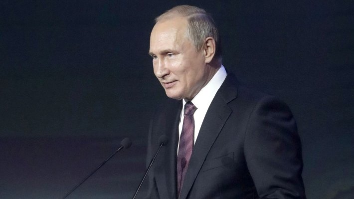 Путин рассказал о роли железнодорожников в жизни России