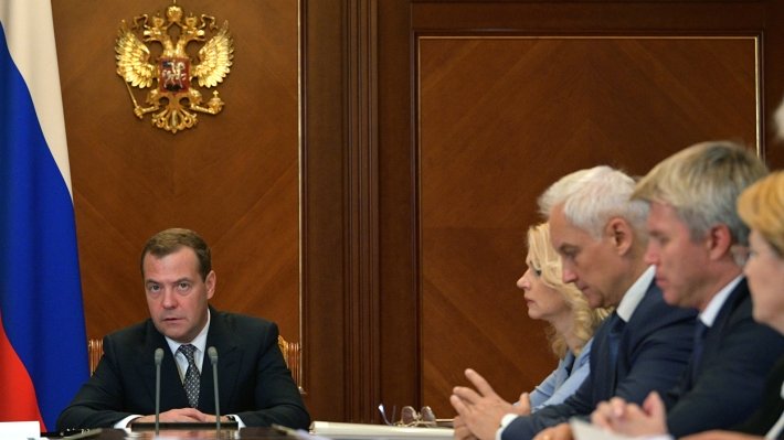 Дмитрий Медведев поручил продлить эксперимент по маркировке лекарств еще на год