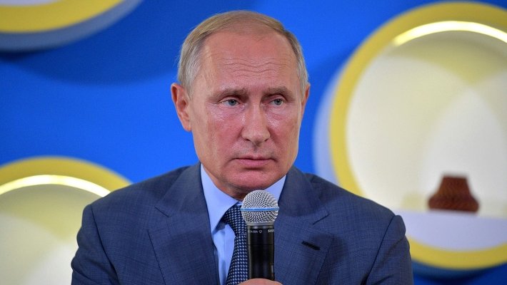 Критика Макрона укрепит имидж Путина среди европейской элиты