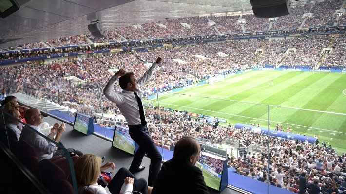 Критика Макрона укрепит имидж Путина среди европейской элиты