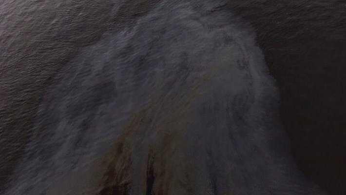 Появилось видео нефтяного пятна, из-за которого ввели режим ЧС в Иркутской области