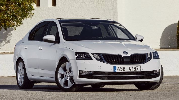 Инженеры анонсировали гибридную версию новой Skoda Octavia RS