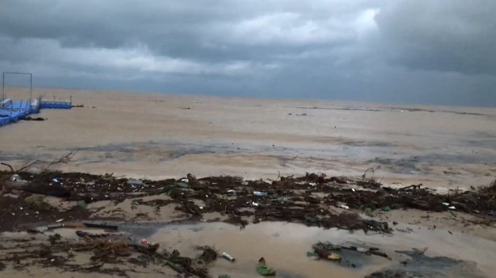 В Тунисе заводу разрешили сбрасывать в море серную кислоту