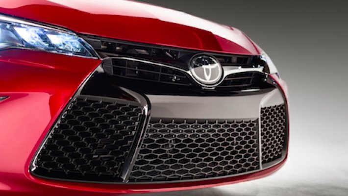 Toyota сократит производство Camry из-за падения спроса