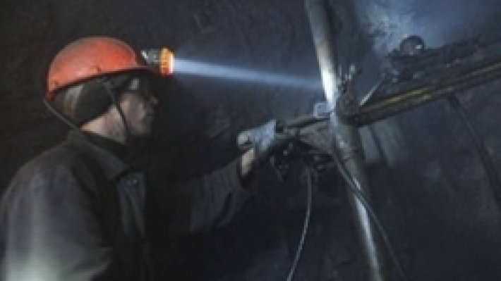 Пожар на шахте в Соликамске заблокировал девять горняков