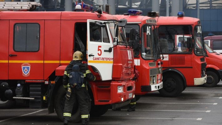 В Петербурге тушат пожар на «Ленинградском электромеханическом заводе»