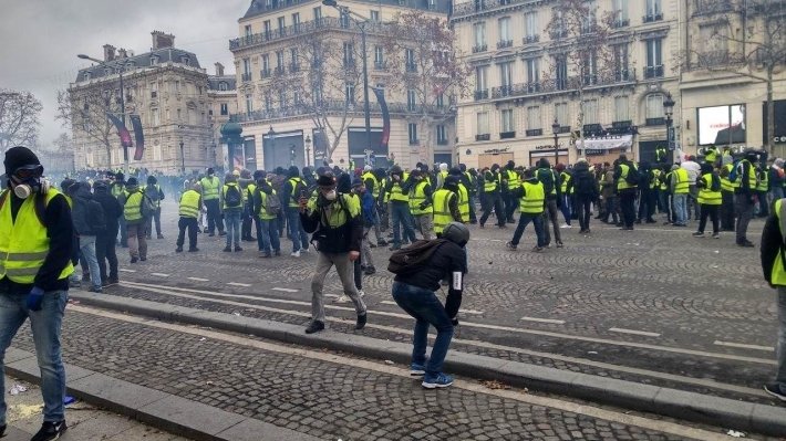 "Бредни в стиле хайли лайкли": Федоров о "следе Кремля" в протестах "желтых жилетов" во Франции