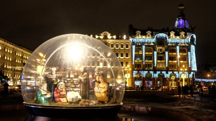 Рождество Христово: как встречать праздник, традиции, что готовят на стол, когда колядуют