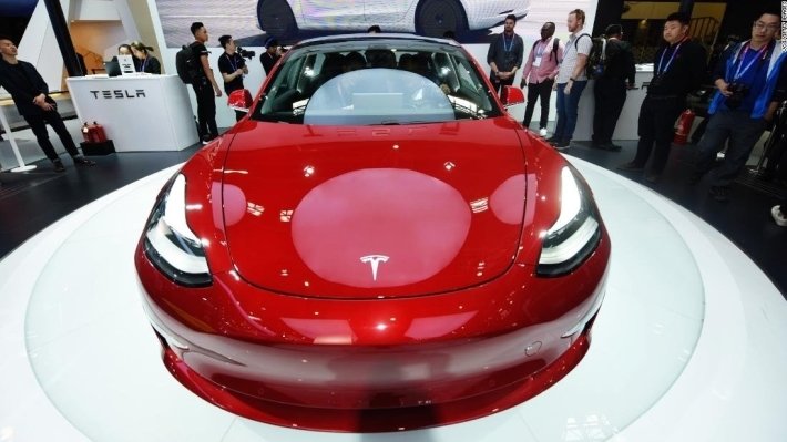 Tesla завершила 2018 год с убытками почти на $1 млрд