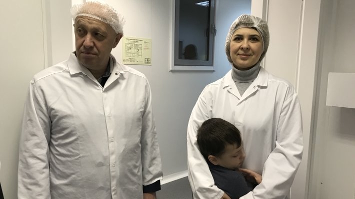 На комбинате "Конкорда" провели экскурсию для родителей маленьких москвичей, Соболь ее проигнорировала