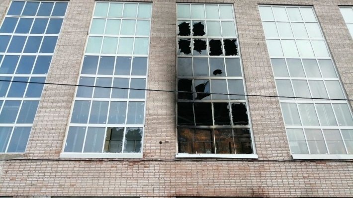 Пожар на заводе "Водтрансприбор" в Петербурге тушили более 100 пожарных