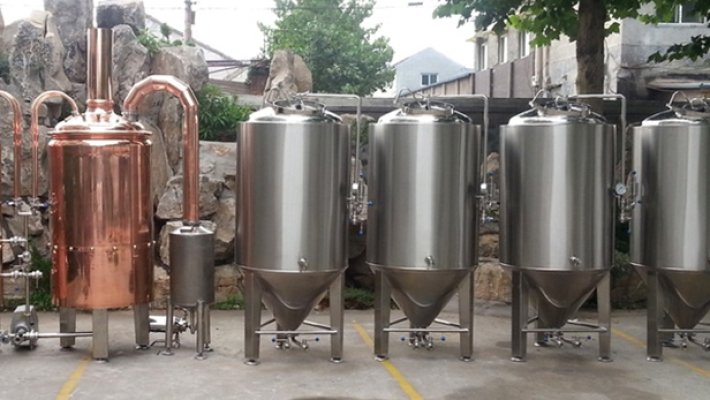 Инвестор из Сибири решил открыть в Крыму пять заводов кваса