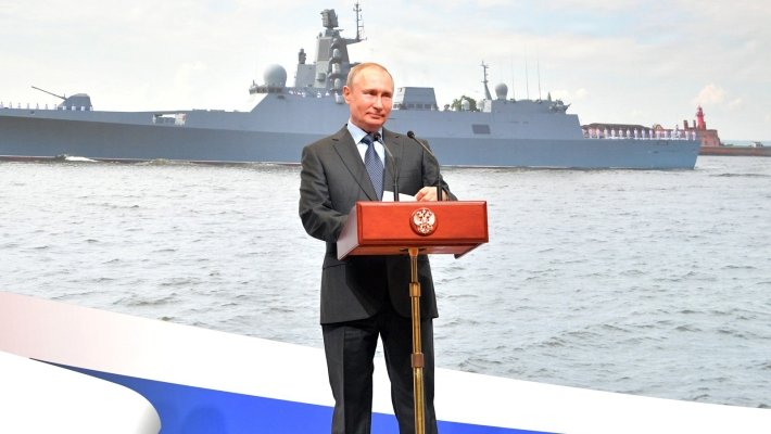 Путин закрепил за Петербургом статус кораблестроительной столицы России