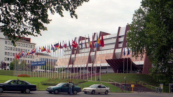В "финальных боях" против возврата России в ПАСЕ Киев задействует "скандальный арсенал"