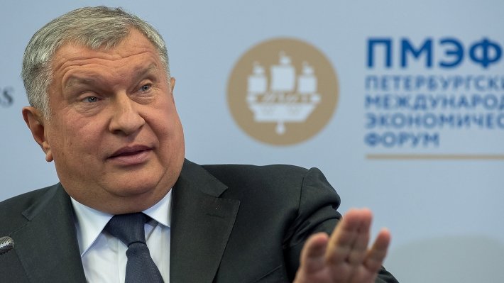 Сечин назвал объем мировых запасов нефти и газа, попавших под санкции