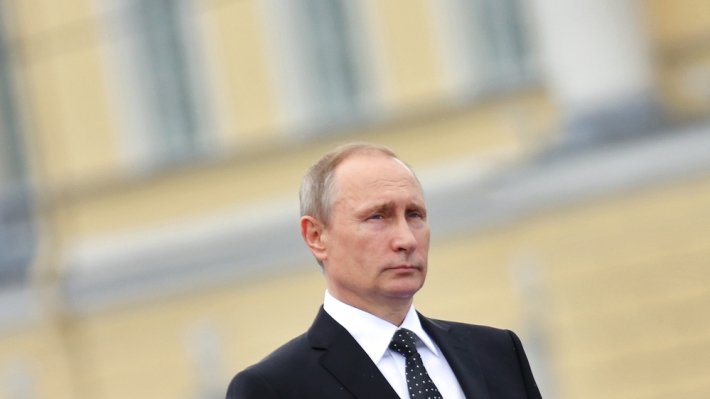 Путин примет главный военно-морской парад в День ВМФ России