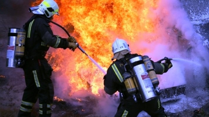 Пожар возник на территории завода ЦНИИмаш в Королеве