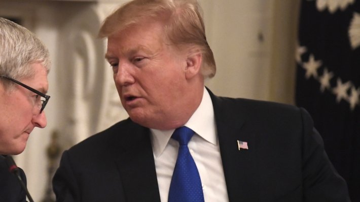 Трамп попросил Apple из Китая